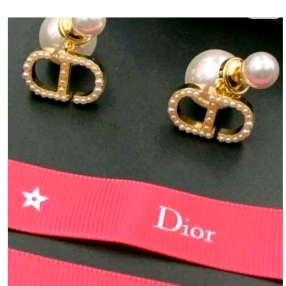 Dior Gold-Tone Pearl Logo Drop Earrings - Picture 4 of 4